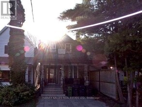 Building Photo - 310 Albany Ave