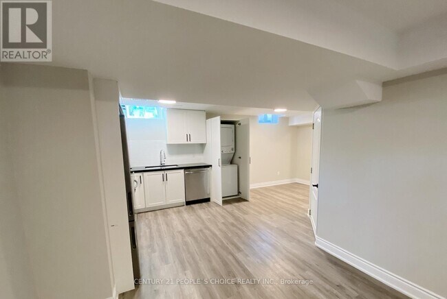 Building Photo - 922 Silverthorn Mill Ave