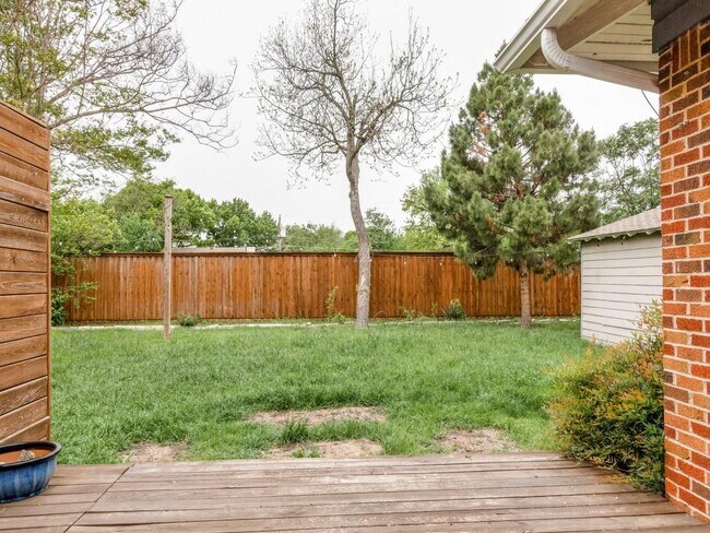 Building Photo - 9520 Ash Creek Dr