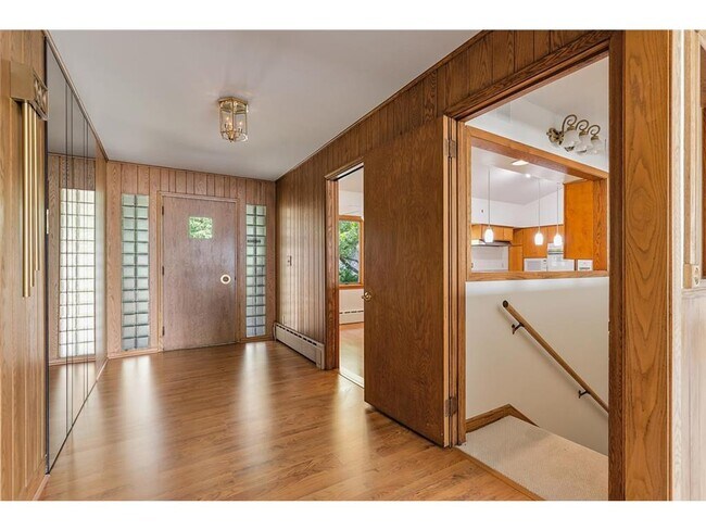 Foto del edificio - 6400 Greenbriar Ave