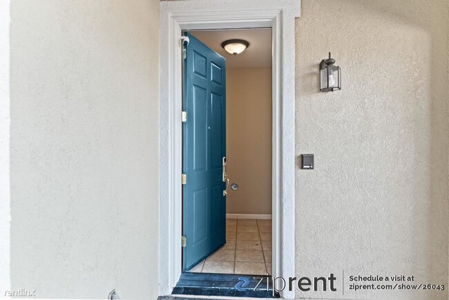 Building Photo - 3 br, 2.5 bath Townhome - 3431 Monaghan St...