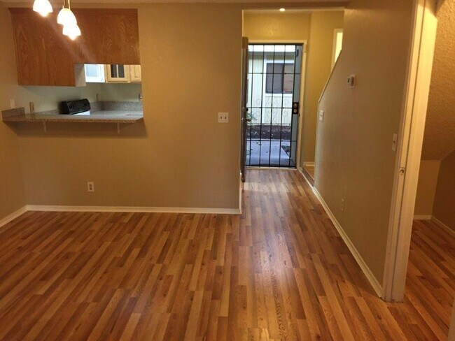 Foto del edificio - 4875 N Backer Ave