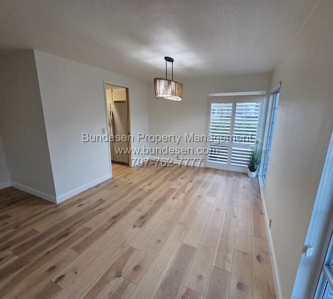 Foto del edificio - Beautifully updated 2015 Sq. Ft. Ranch-Style Home featuring 4BD/3BA| Brush Creek, Santa Rosa