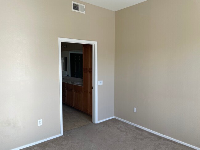 Foto del edificio - 14575 W Mountain View Blvd