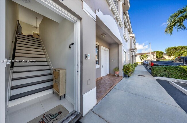 Foto del edificio - 7271 NW 174th Terrace