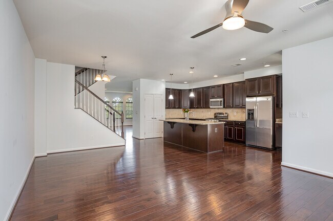 Building Photo - 25890 Racing Sun Dr