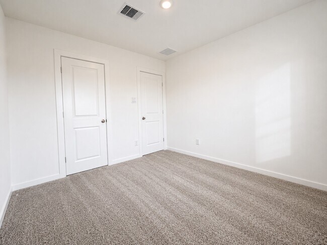 Building Photo - 28130 Meadowlark Sky Dr