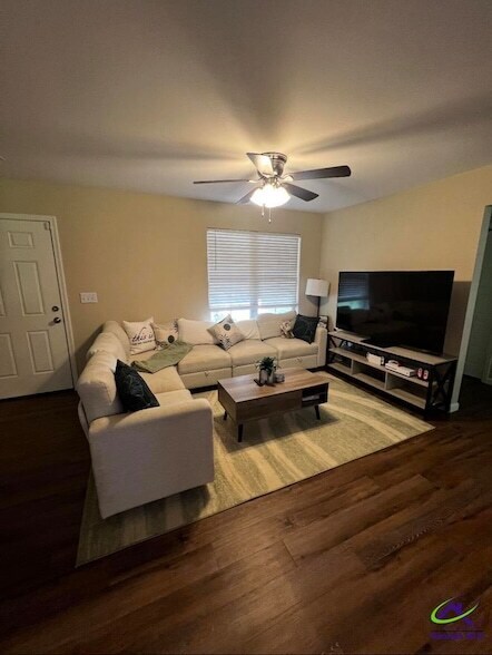 Foto del edificio - 225 Addison Ln