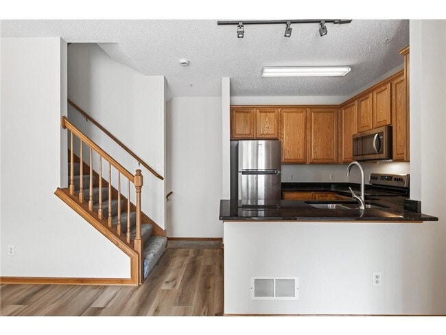 Building Photo - 6581 Olive Ln N