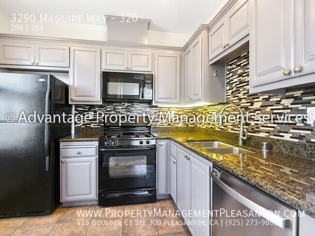 Building Photo - 2 bed / 2 bath 1,124 sq ft condo in the Te...