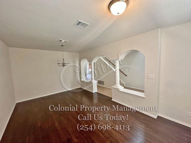 Foto del edificio - 5403 Golden Gate Dr