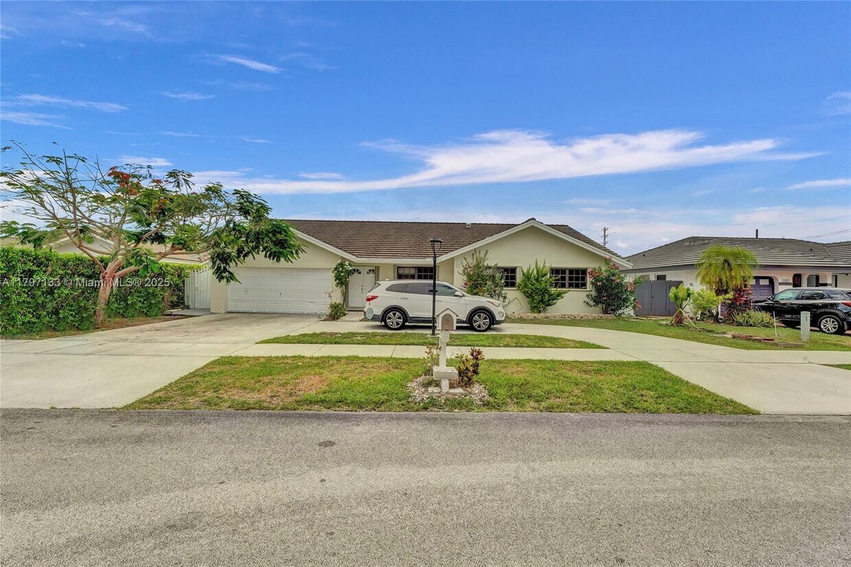 Primary Photo - 1981 SW 139th Ct