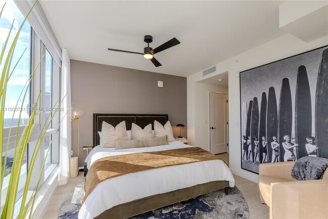 Foto del edificio - 333 N New River Dr E