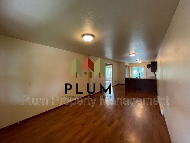 Building Photo - 2253 S 3rd St W