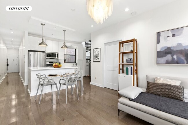 Building Photo - 250 Manhattan Ave