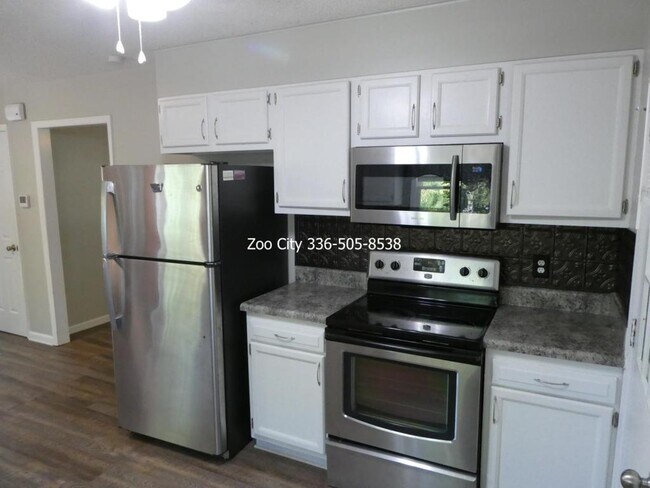 Foto del edificio - 603 Woodland Cir
