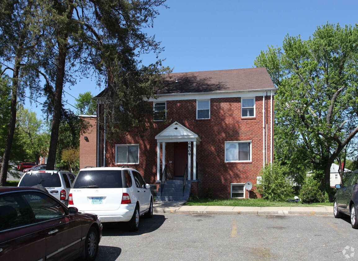 Foto del edificio - 6809 Red Top Rd