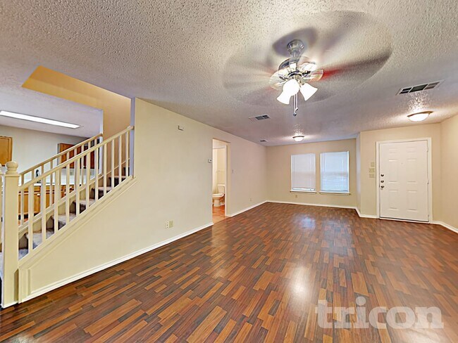 Foto del edificio - 8055 Chestnut Cedar Dr