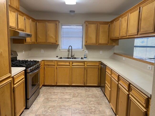 Building Photo - Southside Home within Walking Distance to ...