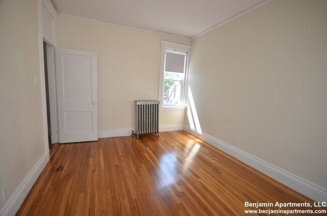 Building Photo - 5 Walbridge St