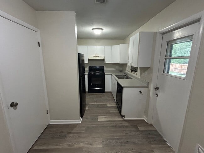 Building Photo - 6818 SW 42nd Pl