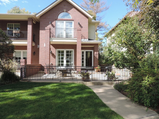 Building Photo - Wash Park 3 Bedroom Home (Available Immedi...