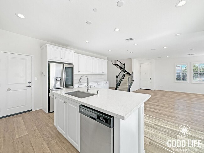 Foto del edificio - Stunning 2000+ sqft  4B/3BA Home in a Great Community!