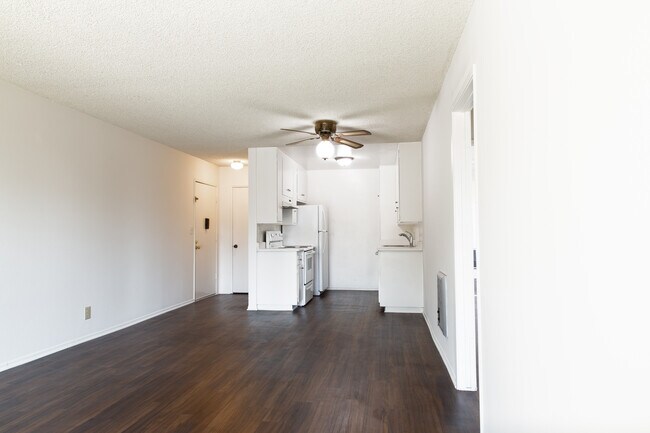 Kitchen & Front Door from Great Room - 505 N Irena Ave