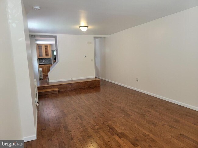 Foto del edificio - 1531 E 8th St