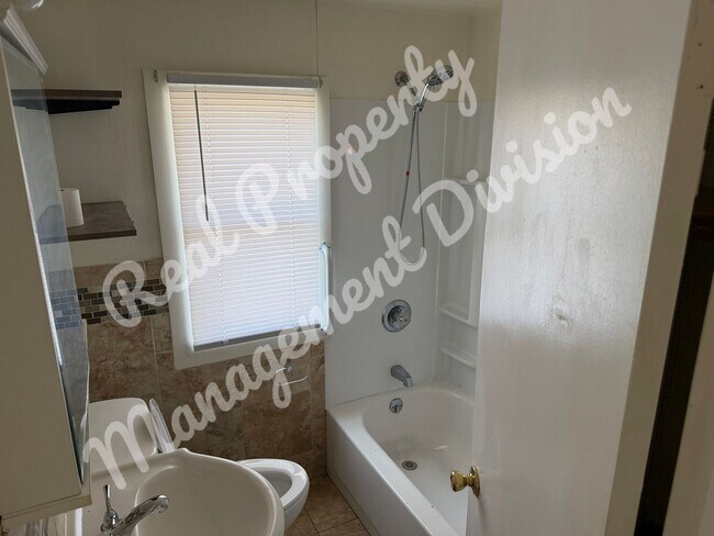 Foto del edificio - 4 Bed / 2 Bath Home – Large Yard, Basement, New Appliances!