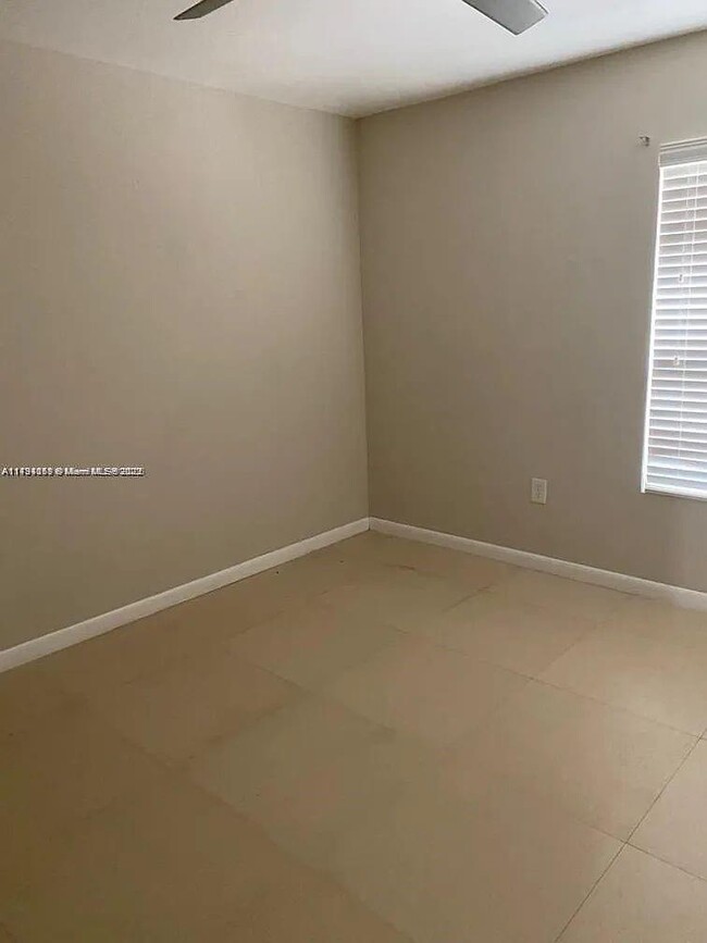 Foto del edificio - 2371 NW 33rd St