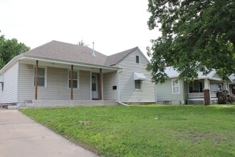 Building Photo - 716 Bertrand St
