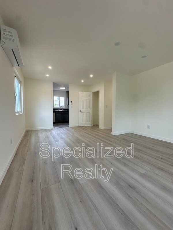 Foto del edificio - 6731 Troost Ave