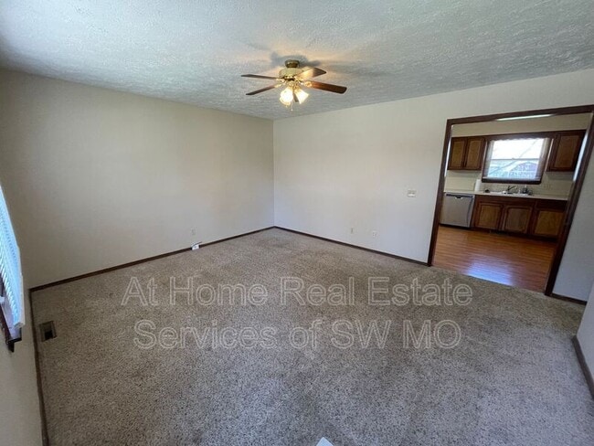 Foto del edificio - 118 S Cottonwood Ave