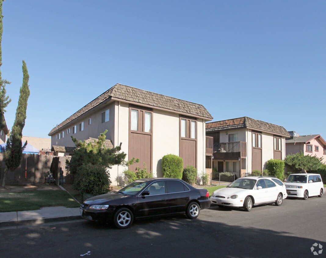 1031 N Bates Ave, Dinuba, CA 93618 Apartments in Dinuba, CA