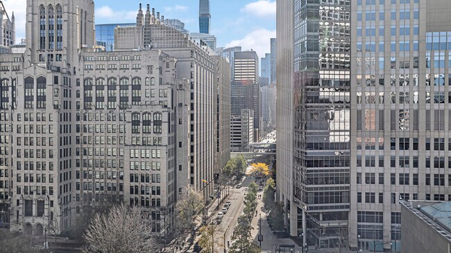 Foto del edificio - 222 E Pearson St