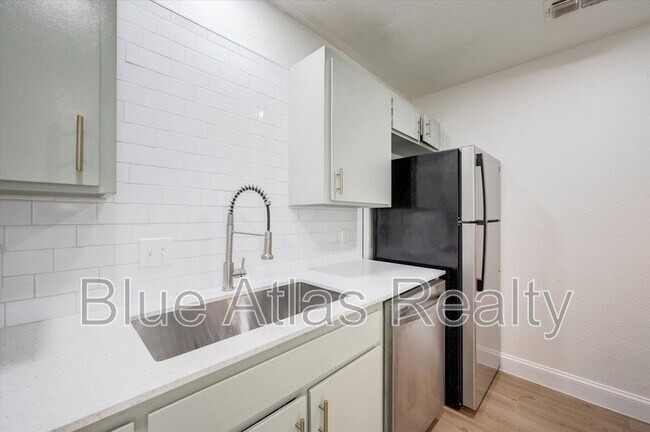 Foto del edificio - 805 W Chambers St