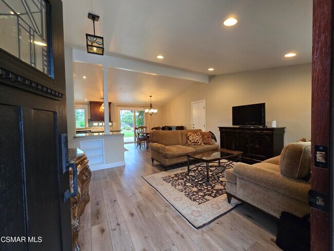 Foto del edificio - 1129 Burtonwood Ave