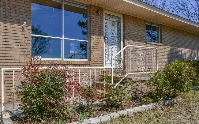 Foto del edificio - 1331 Starfield Rd