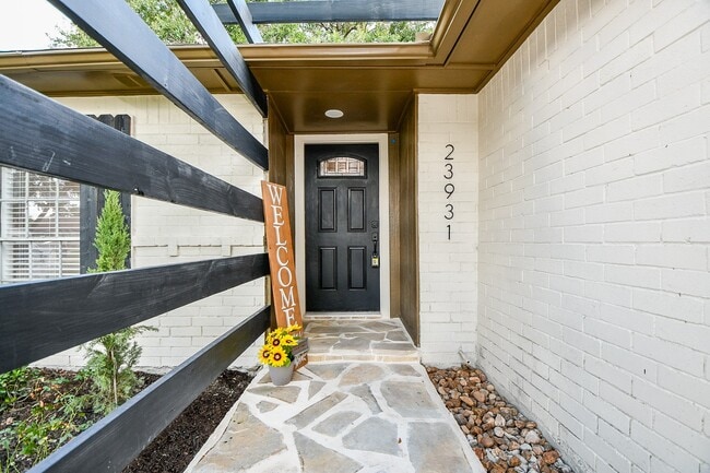 Building Photo - 23931 Pepperrell Pl St