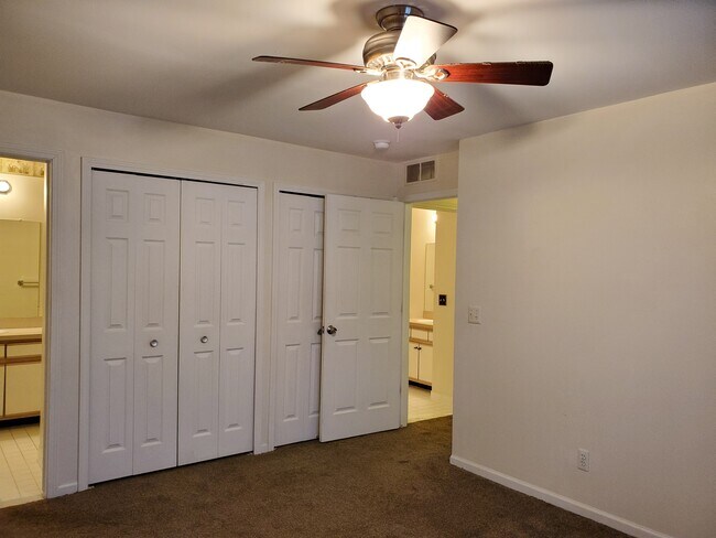 Foto del edificio - 16904 Glenmoor Blvd