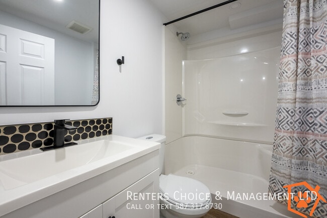 Photo du bâtiment - Pet Friendly Westside Basement Suite