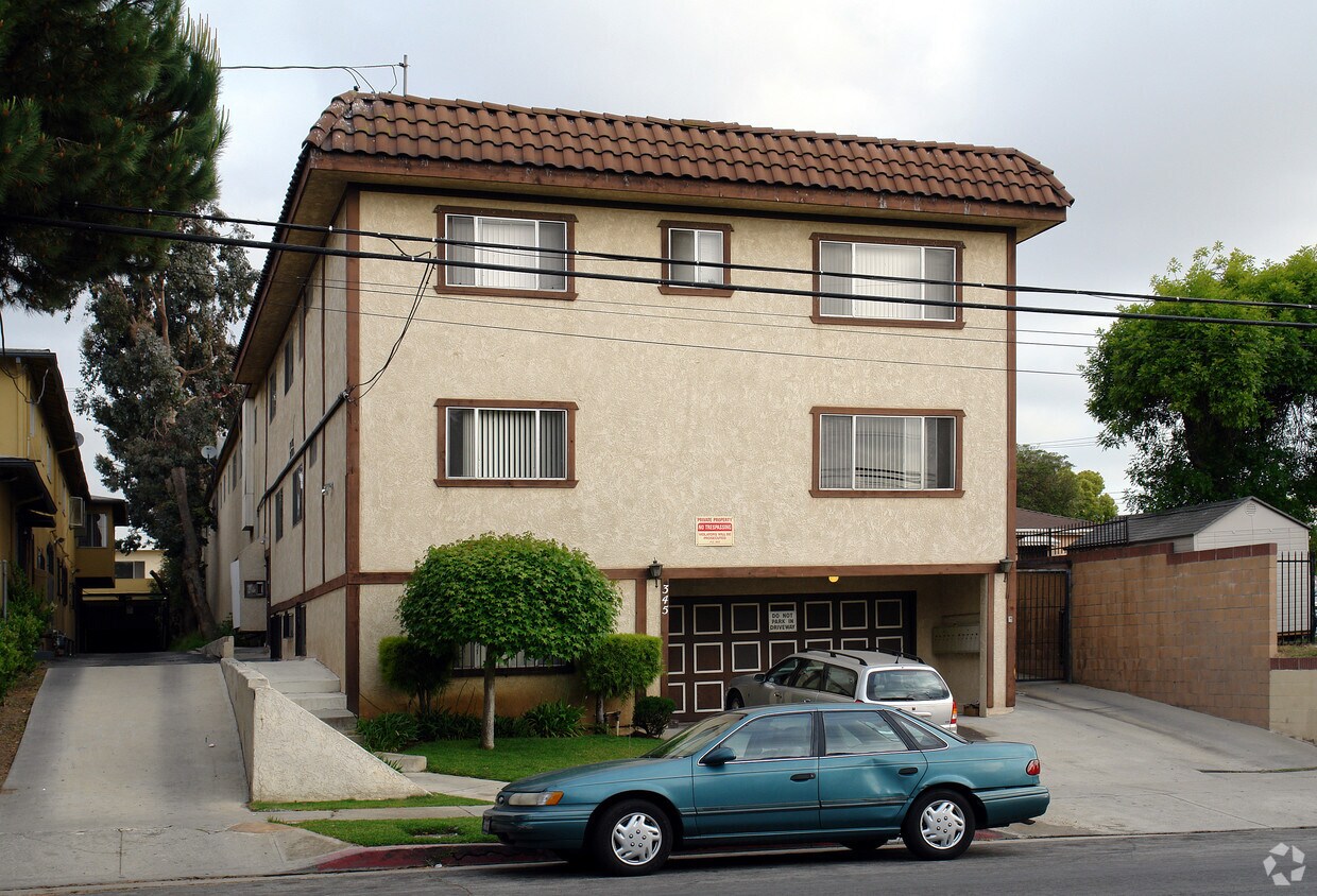 Building Photo - 345 E Hazel St