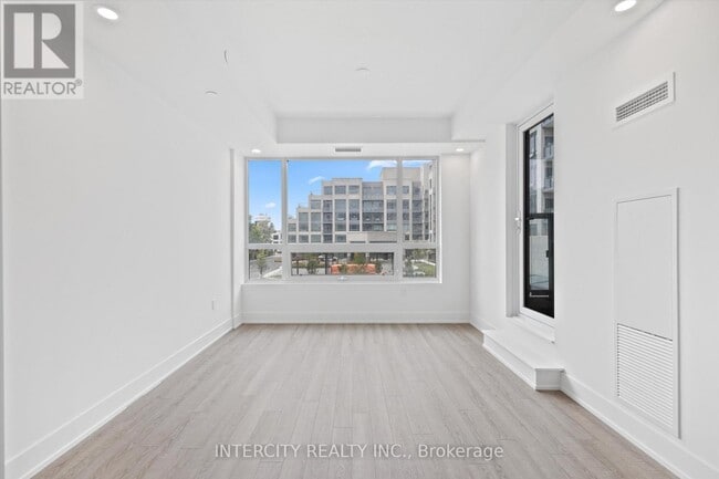 Building Photo - 2075 King Rd