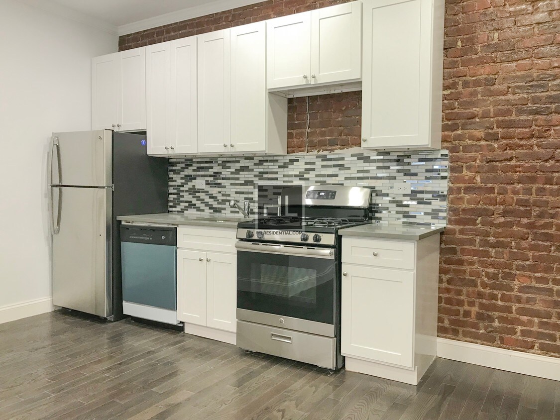 Foto principal - 3024 31st St