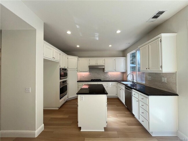 Building Photo - 11 Kewen Way, Aliso Viejo, CA 92656 - 4 BR...