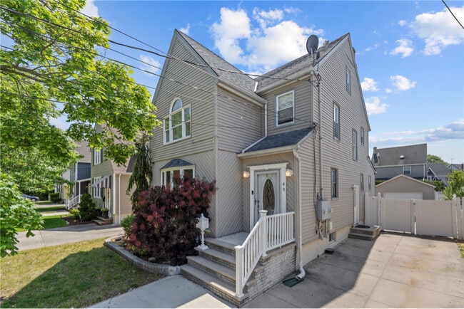 Building Photo - 46 Kenmore Rd