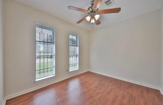 Foto del edificio - 12530 S Coast Dr