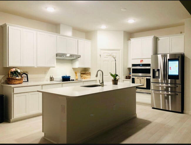 Kitchen - 229 Olin Rd SW