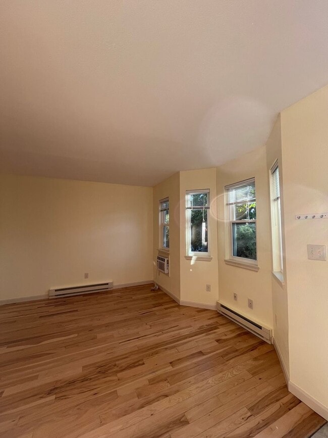 Building Photo - 1504 Pine St